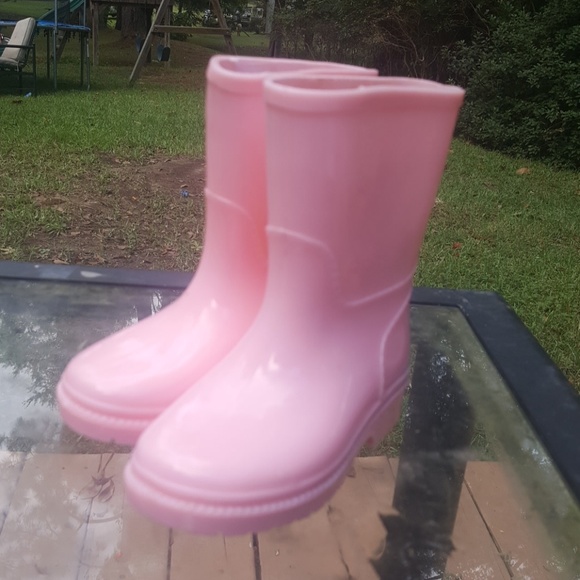 pink rubber shoes